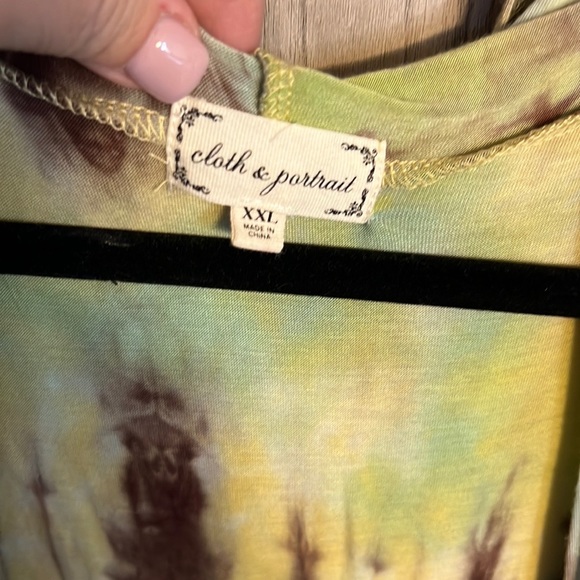 Very unique cardigan vest in full length.  Worn maybe once, basically new. - Picture 4 of 6